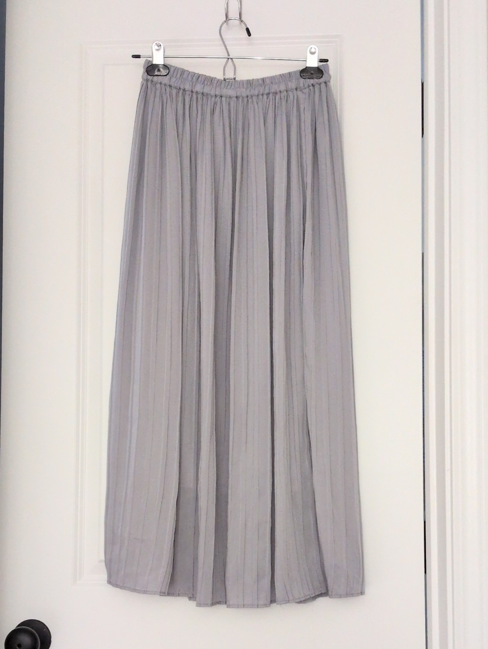 Pleated Maxi Skirt - Light Gray Size Small